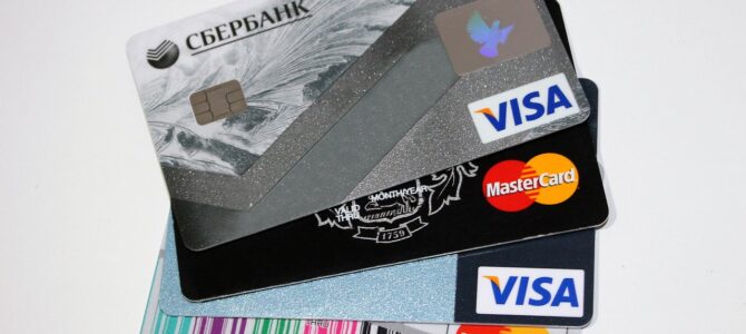 A Debit Card from a Russian Bank: The Convenient Way to Manage Expenses in Russia